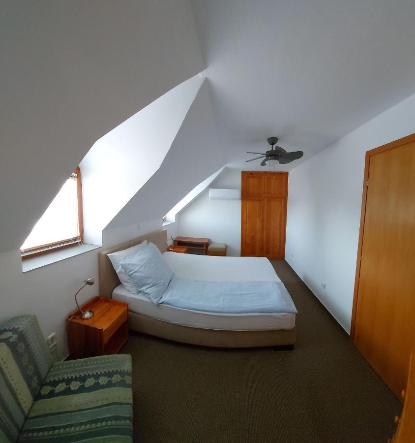Emil Porta Hotel Balatongyorok Ngoại thất bức ảnh