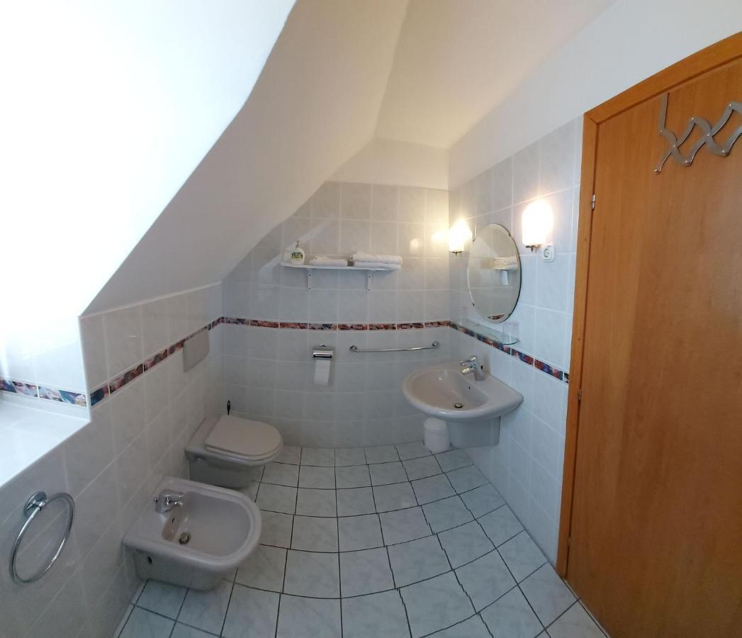 Emil Porta Hotel Balatongyorok Ngoại thất bức ảnh